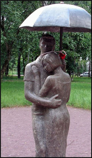 Памятник Карлу и Эмилии 