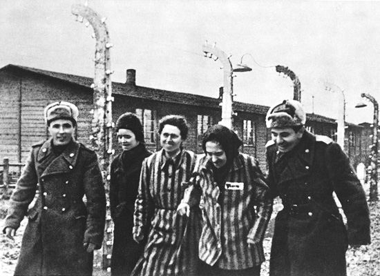 Освобождение советскими войсками Освенцима 27 января 1945 г.