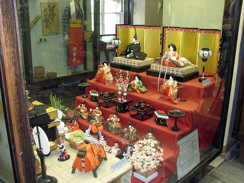 Коллекция кукол хина нингё в Кунсткамере