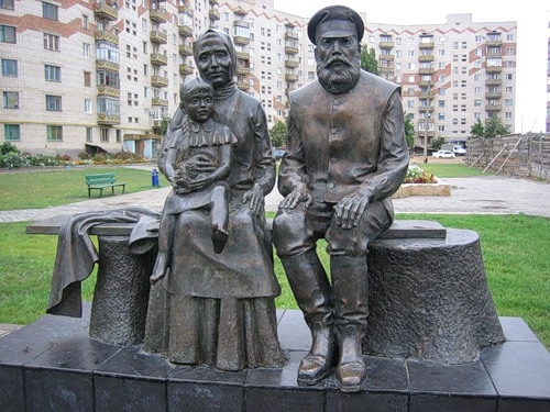 Памятник семье. г.  Белая Калитва 