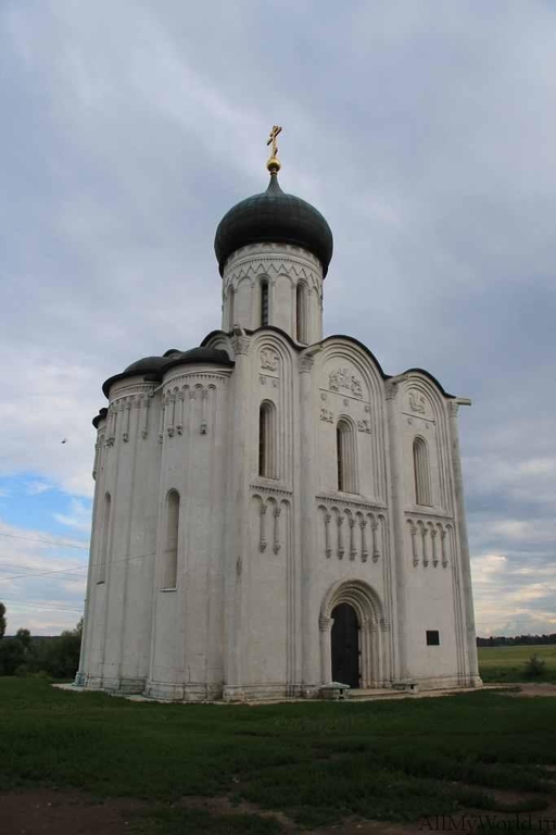 Церковь Покрова на Нерли - выдающийся памятник русского зодчества