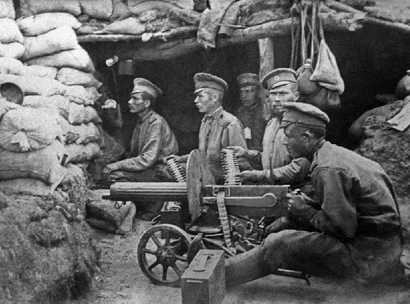 Первая мировая. Русские солдаты в укрытии перед боем