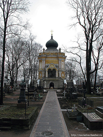 Церковь святителя Николая на Никольском кладбище Александро-Невской лавры