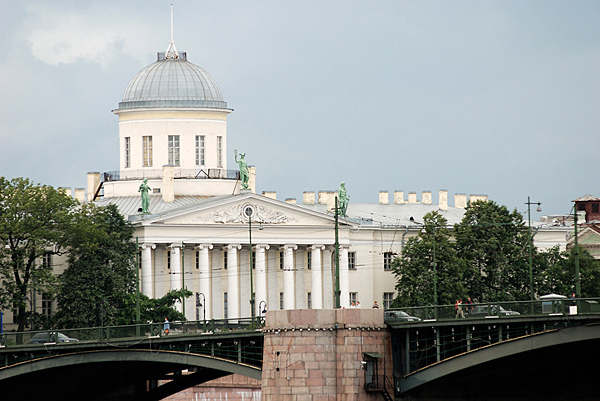 Пушкинский дом, архитектор И. Ф. Лукони