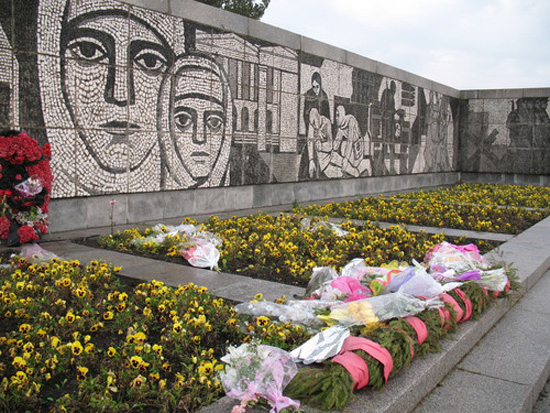 Мозаичное панно, посвящённое боевым и трудовым подвигам ленинградцев