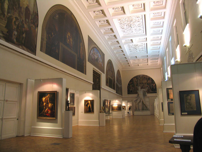 Рафаэлевский зал Академии художеств