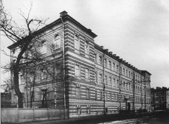 Здание Женского медицинского института. Фото К. К. Буллы. 1913 г.