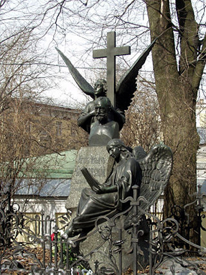 Могила П. И. Чайковского (1840-1893) на Тихвинском кладбище Александро-Невской лавры