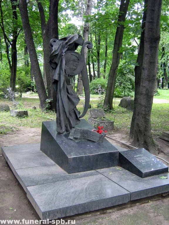 Могила композитора В. П. Соловьева-Седого (1907-1979)