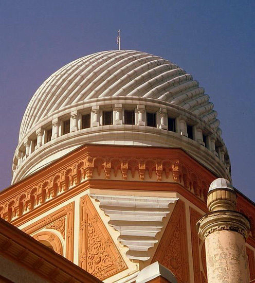 Санкт-Петербургская Большая хоральная синагога. Здание венчает сферический купол