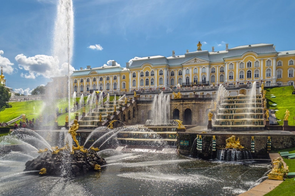 Ансамбль центральной части Большого Петергофского дворца