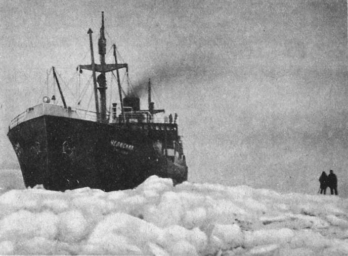 Пароход «Челюскин» во льдах Северного Ледовитого океана