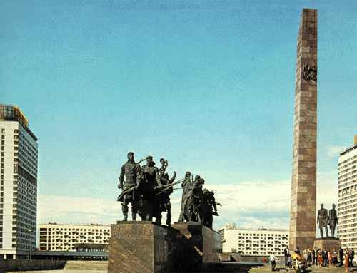 Монумент Героическим защитникам Ленинграда, пл. Победы