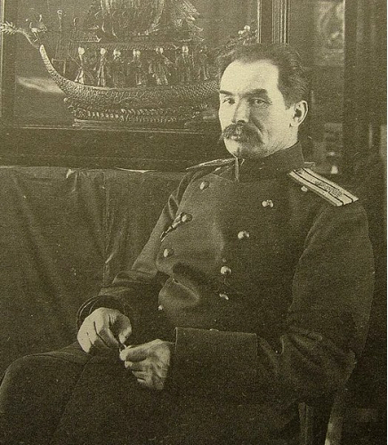 Пётр Кузьмич Козлов в своём кабинете. Фото Карла Буллы
