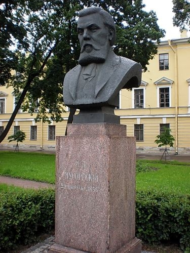 Памятник, Лермонтовский пр., 54