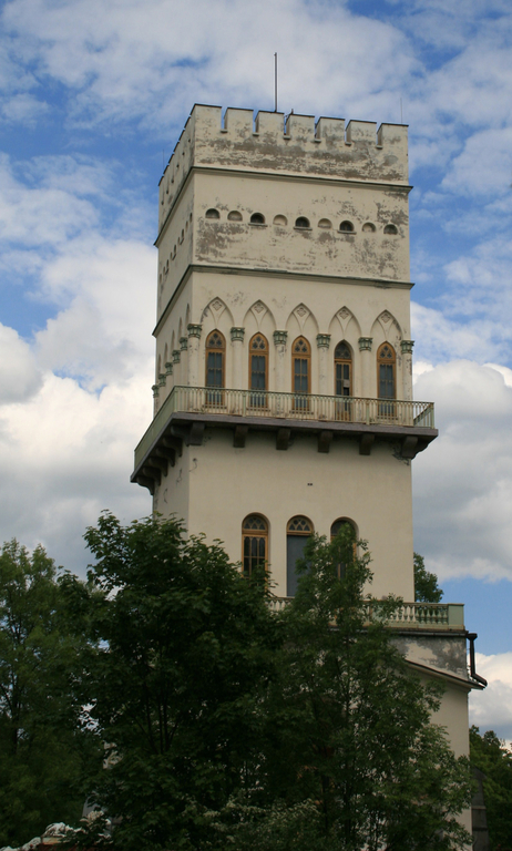 Павильон «Белая башня» в Александровском парке Царского Села