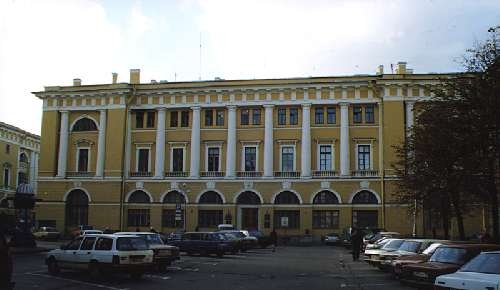 Здание бывшего Министерства народного просвещения, пл. Островского, 11