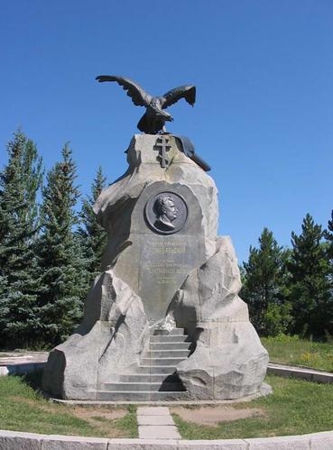 Памятник у могилы Н. М. Пржевальского в г. Пристань-Пржевальск, Киргизия
