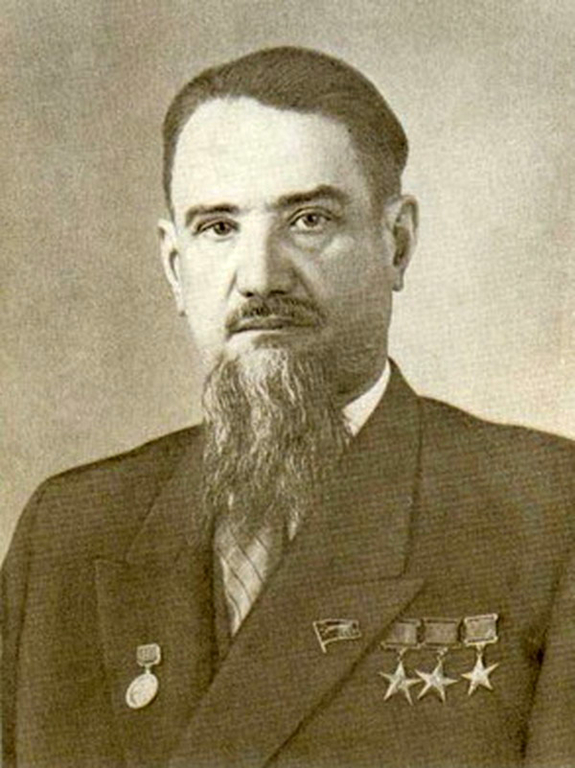 Игорь Васильевич Курчатов (1903-1960)