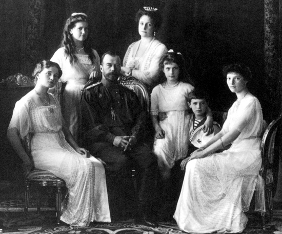 Император Николай II с семьей, 1913 год