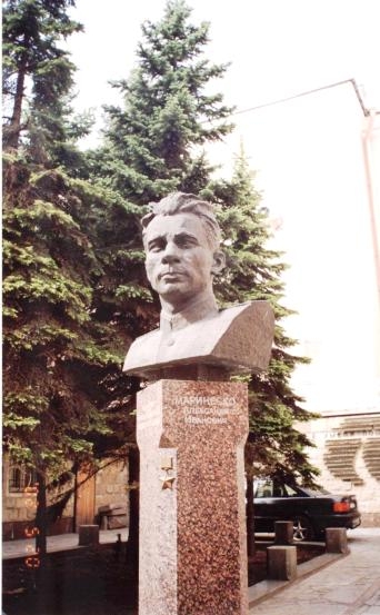 Памятник, Большой Сампсониевский пр., 28а