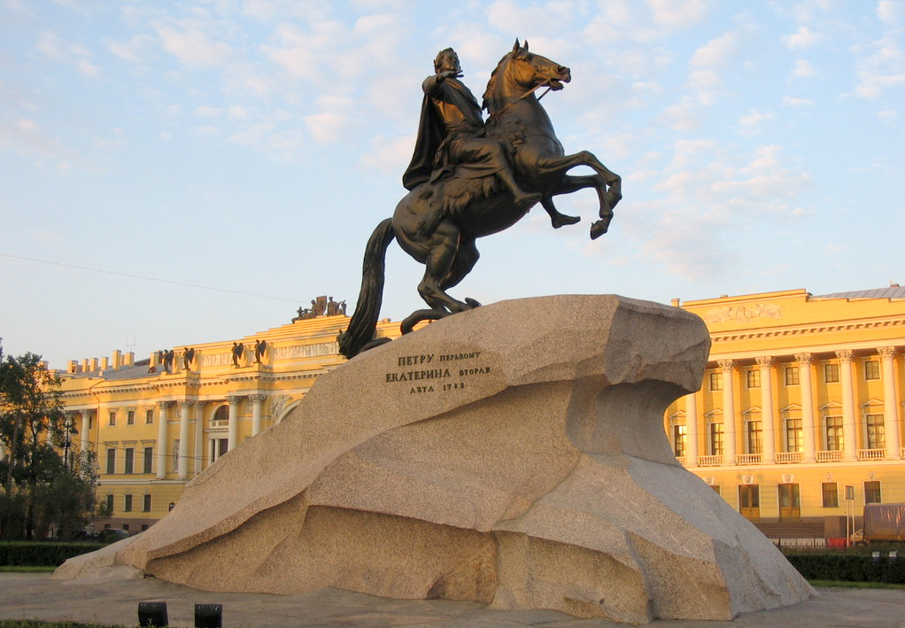 Памятник Петру I «Медный всадник» на площади Декабристов, скульптор Этьен Фальконе