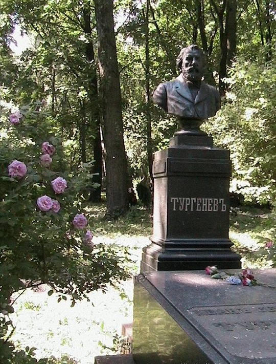 Памятник И.С. Тургеневу на Литераторских мостках