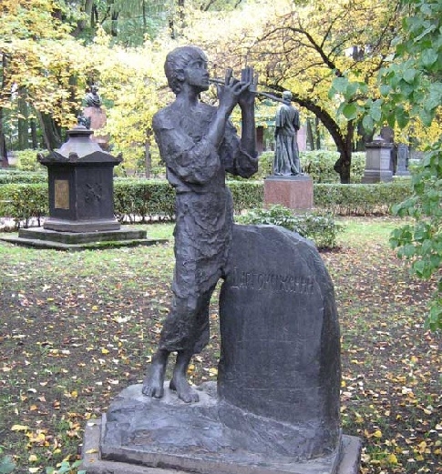 Памятник на могиле А.С. Даргомыжского на Тихвинском кладбище Александро-Невской лавры
