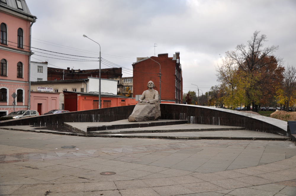 Памятник, ул. Циолковского, вблизи наб. Обводного канала