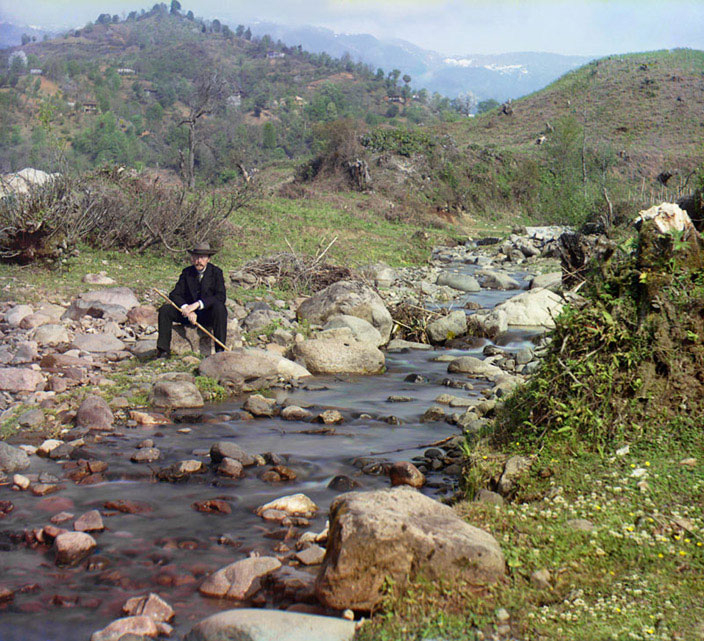 С.М. Прокудин-Горский (автопортрет) у реки Каролицхали, 1912 год
