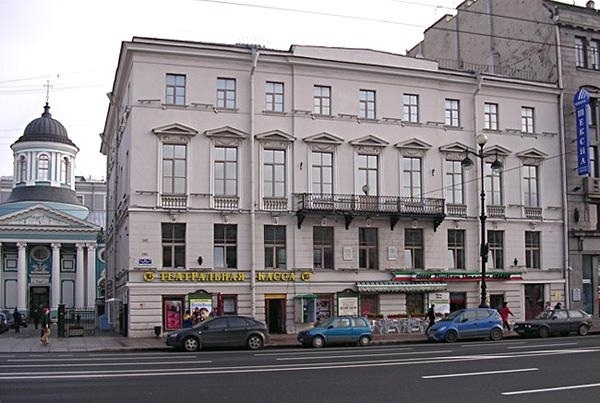 Здание Лениздата, где работал Д. Хармс, Невский пр., 42