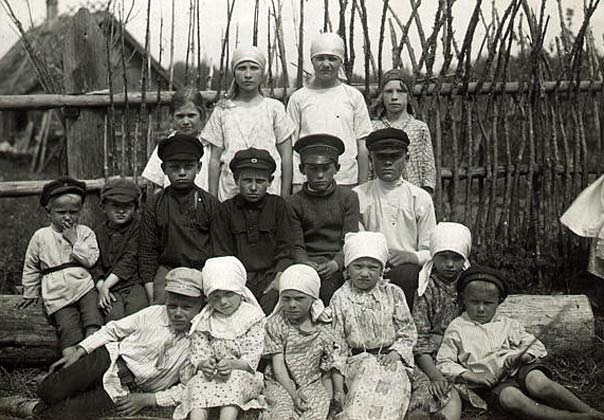 Группа детей. Водь. 1920-е гг.
