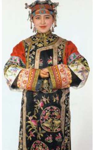Девушка в национальной одежде Южной Монголии