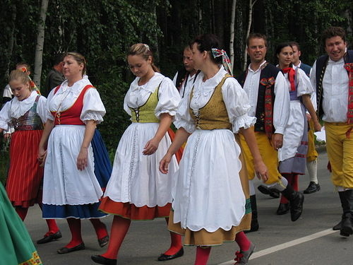 Чехи в национальных костюмах