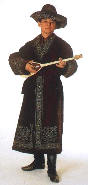 Традиционный казахский мужской костюм