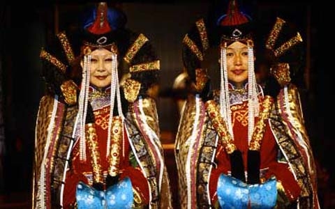 Праздничный монгольский костюм