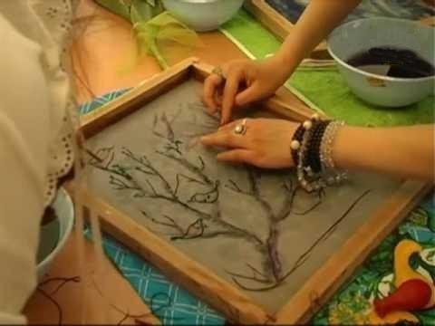 Японские художники проводят для петербуржцев мастер-класс по изготовлению картин из бумаги «васи»